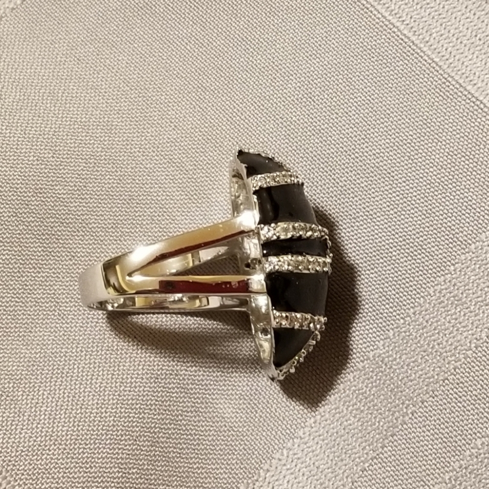 RHODIUM PLATED ENAMEL RING. - Picture 6 of 6